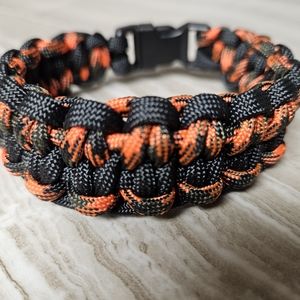 Paracord‎ Bracelet Size 8.5" Black Orange
